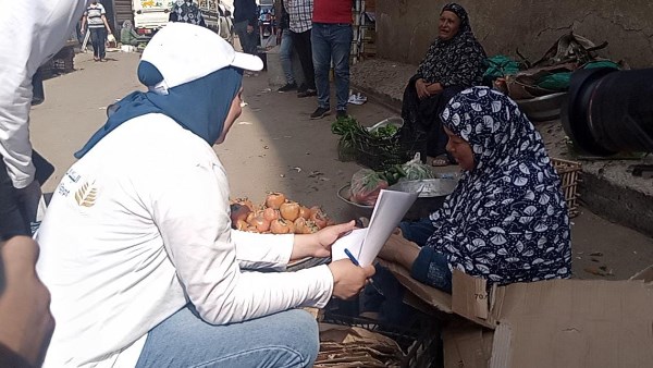 فريق البنك الزراعي المصري خلال المشاركة فى قوافل "باب رزق" بقرى محافظة الغربية