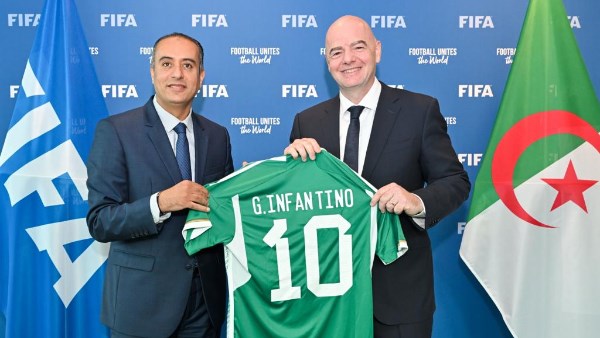 جياني إنفانتينو مع رئيس الاتحاد الجزائري