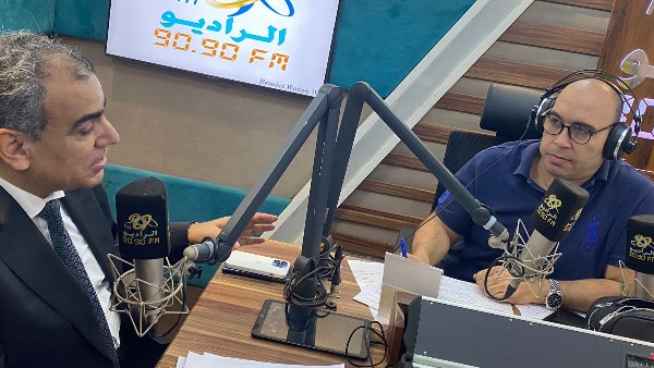 الكاتب  الصحفي  أحمد  الخطيب من راديو 9090