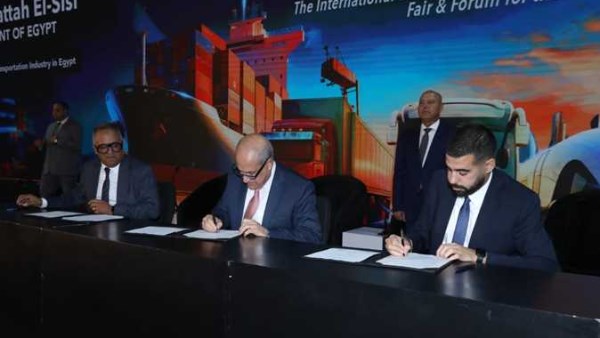 توقيع اتفاقيات لتشغيل ميناء كرم أبوراضي الجاف