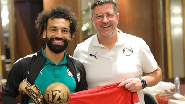 فيتوريا مع محمد صلاح