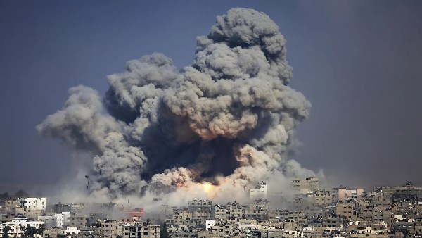 القصف الإسرائيلي المدمر 