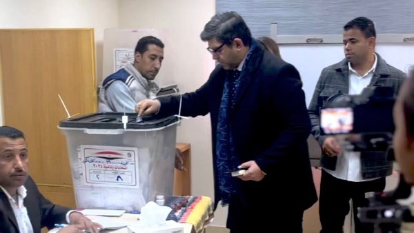 أحمد الطاهري يدلى بصوته في الانتخابات الرئاسية