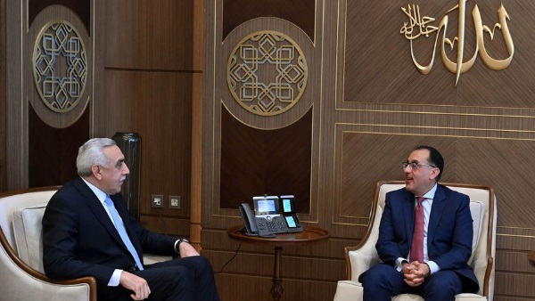 رئيس الوزراء يلتقى سفير العراق