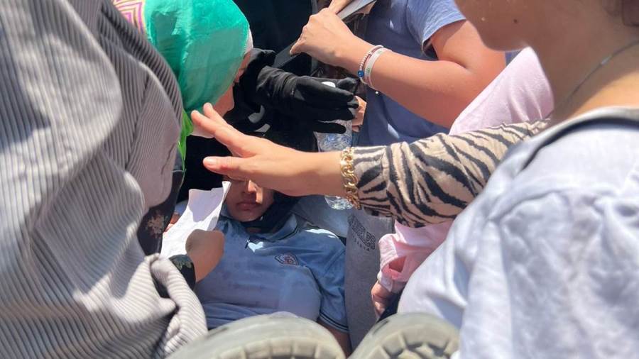 إغماء طالبة بعد خروجها من امتحانات الثانوية العامة