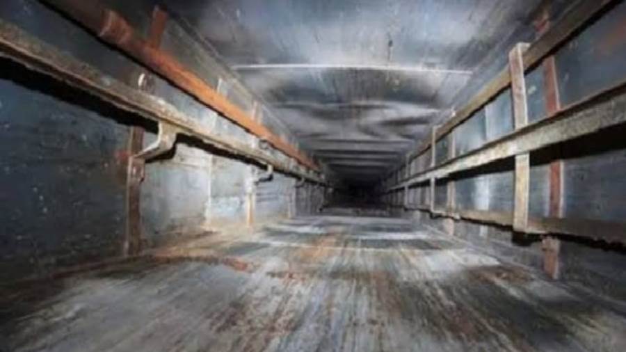 إنقاذ شاب محتجز داخل مصعد بالفيوم