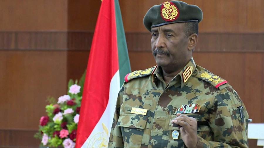 ياسين إبراهيم وزير الدفاع السوداني