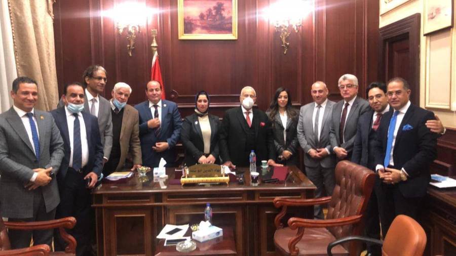 بعض نواب حزب الوفد في زيارة المستشار بهاء أبو شقة وكيل مجلس 