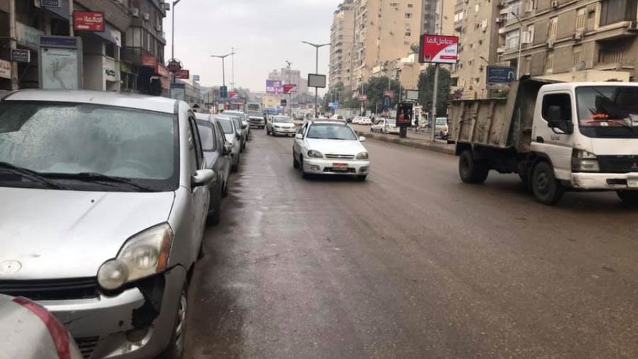 حركة المرور بأحد شوارع القاهرة