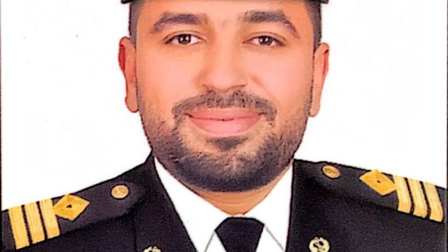 القبطان محمد إسماعيل الشريف - قائد القاطرة سفيترز بورسعيد 2