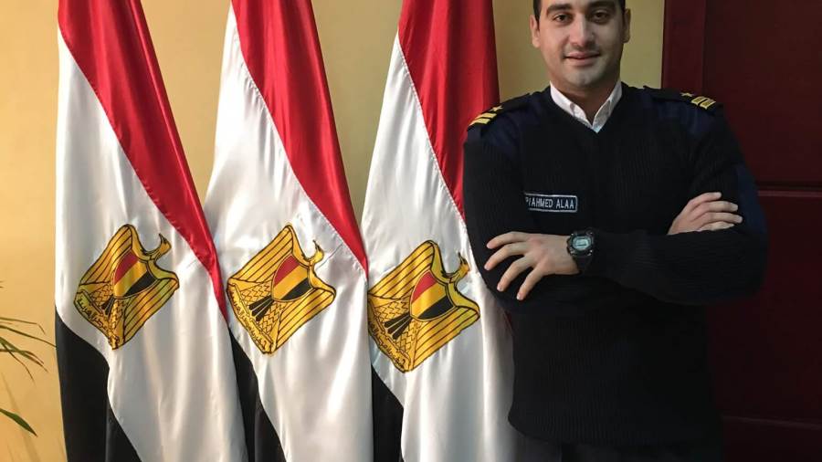 القبطان أحمد علاء التهامي - قائد القاطرة معاون 3