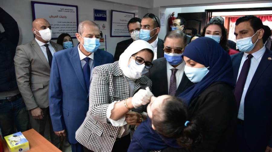 وزيرة الصحة خلال حملة التطعيم ضد شلل الأطفال