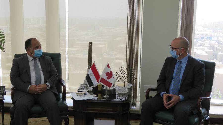وزير المالية خلال لقائه مع السفير الكندي بالقاهرة