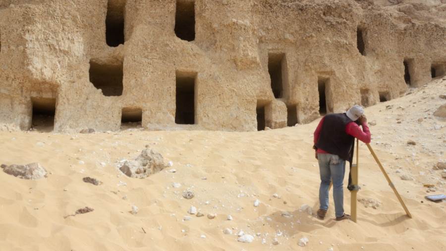 اكتشاف 250 مقبرة بجبانة الحامدية بسوهاج
