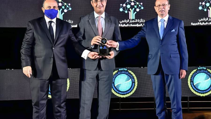 البريد المصري يفوز بجائزة التميز الرقمي كأفضل مؤسسة بريدية ع