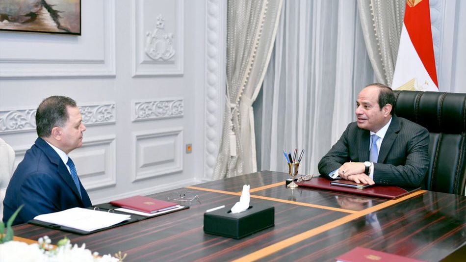 الرئيس السيسي يجتمع مع وزير الداخلية