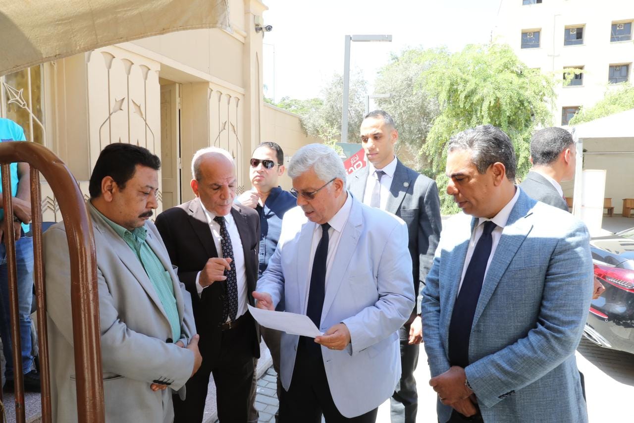 وزير التعليم العالى يتفقد تنسيق جامعة عين شمس 