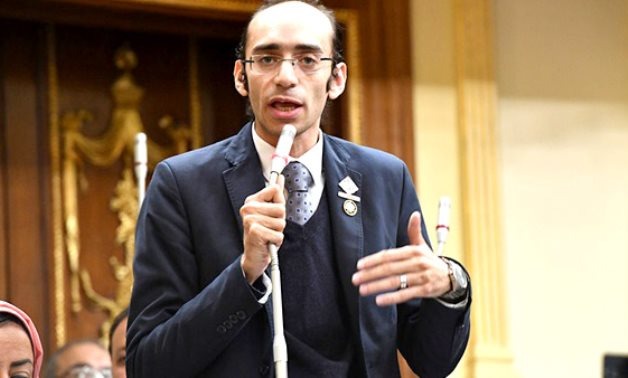 النائب محمد عبد العزيز