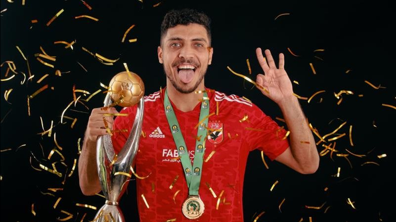 محمد شريف لاعب الأهلي السابق