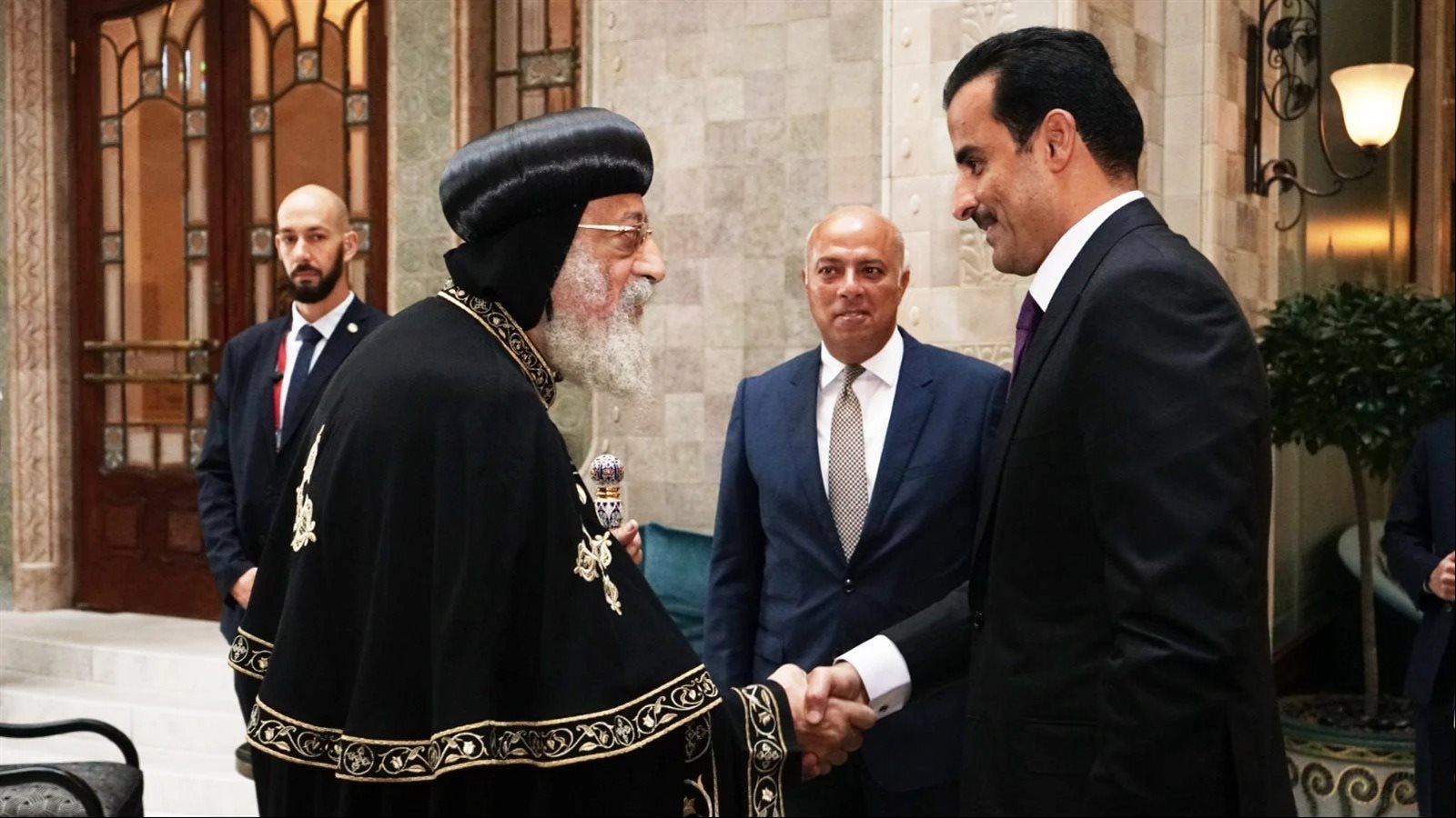  البابا تواضروس الثاني يلتقى أمير قطر