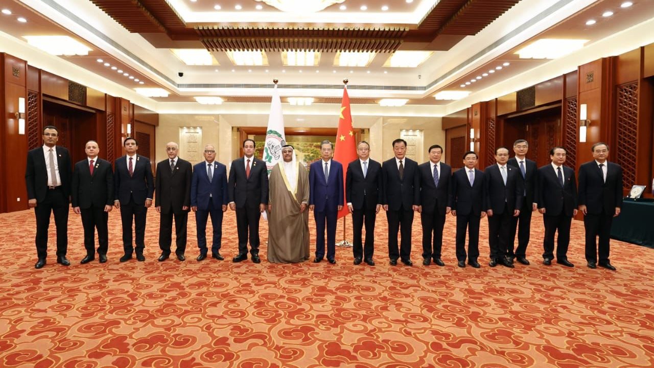 وفد البرلمان العربي خلال زيارته للصين 