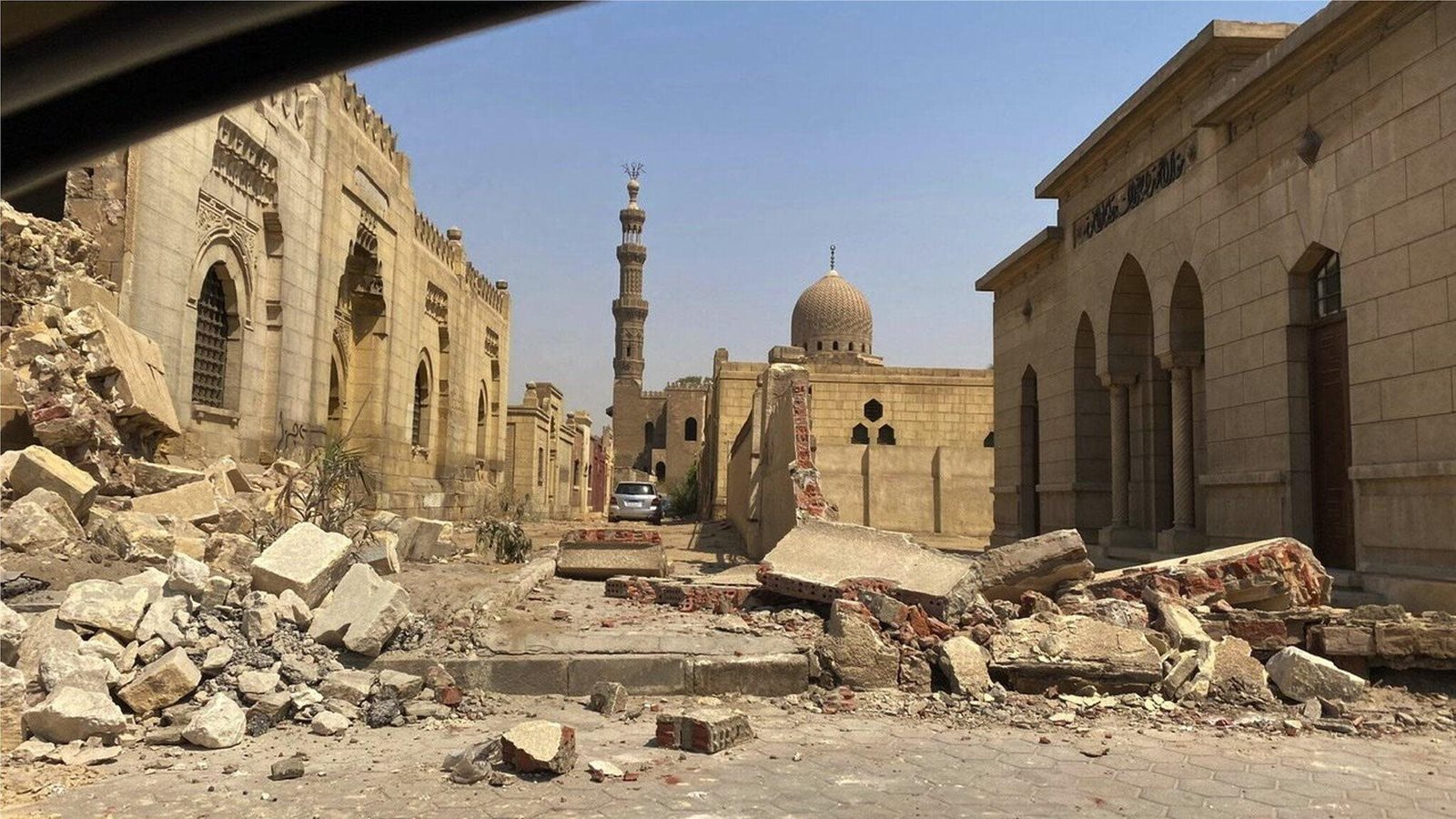 تدمير المقابر