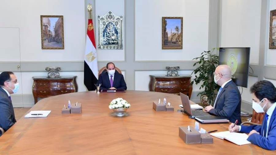 اجتماع الرئيس السيسي مع رئيس الوزراء ووزير الإسكان