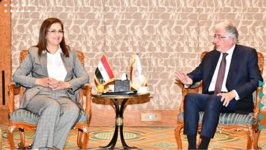 وزيرة التخطيط ومحافظ مصر لدى البنك الإسلامي للتنمية