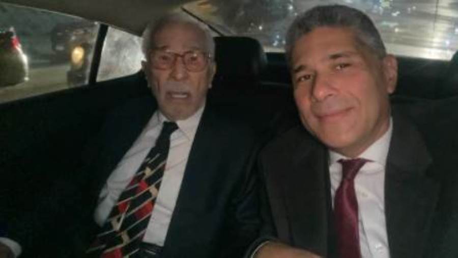 الفنان عبدالرحمن أبوزهرة