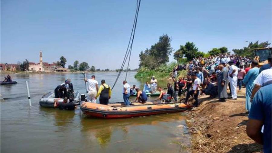 تجمع أهالي ضحايا معدية منشأة القناطر