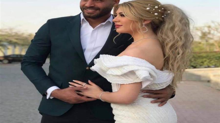 محمد أبو جبل وزوجته
