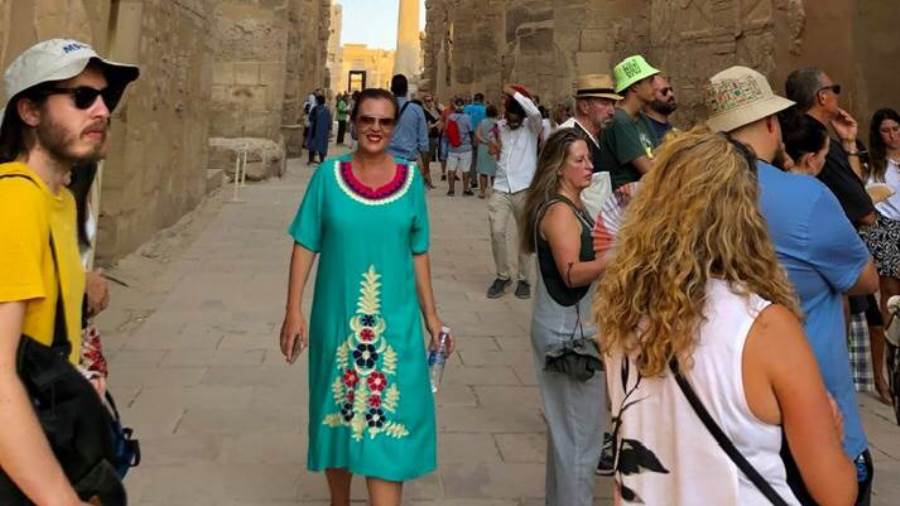 سياح بالأقصر