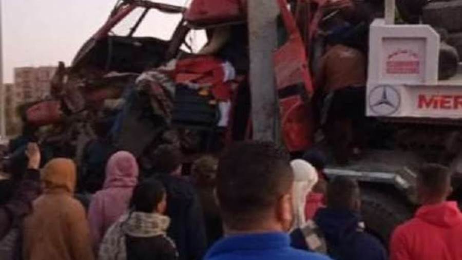 تصادم سيارتين على الدائري الأوسطي