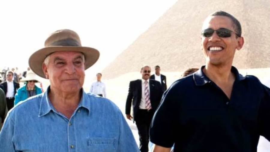 أوباما وزاهي حواس