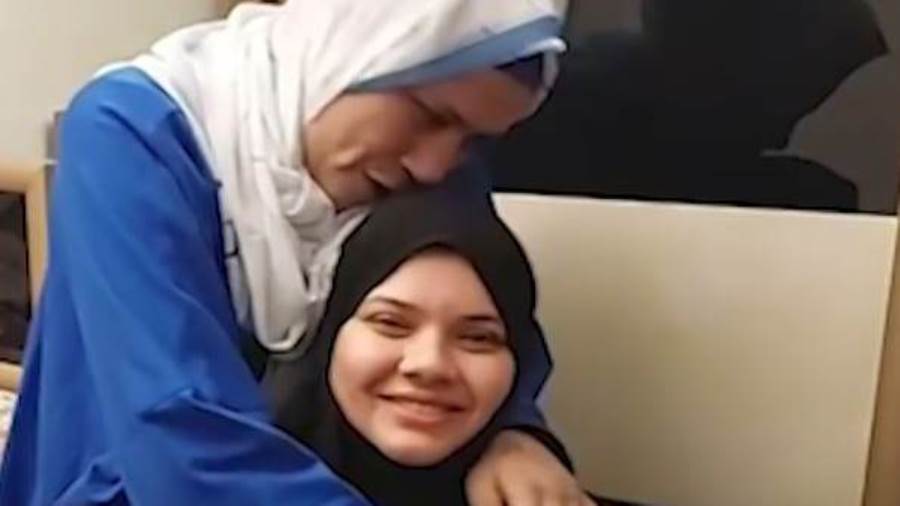 السيدة منار ومشردة فيصل