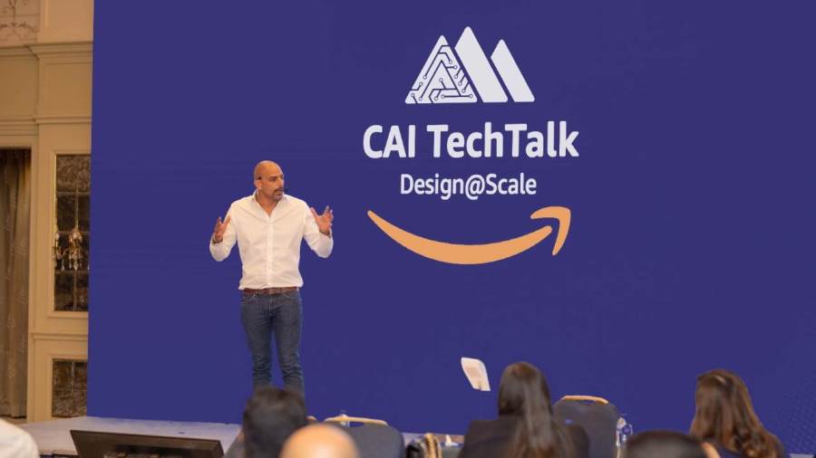 عمر الصاحي مدير عام أمازون في مصر خلال مؤتمر CAI Tech