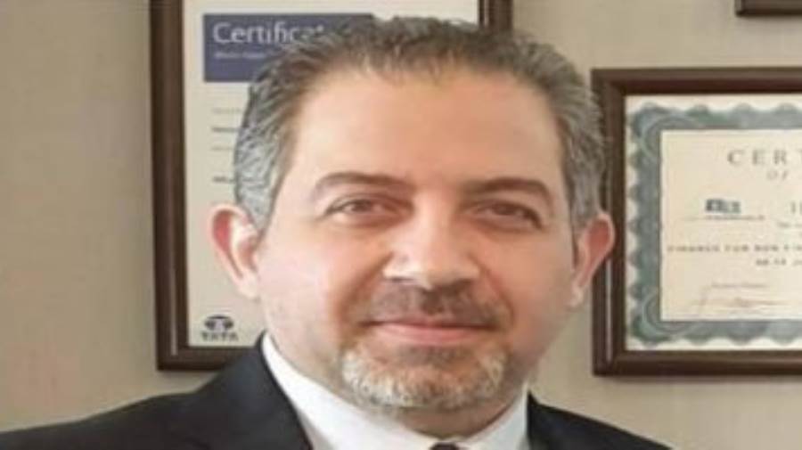 الدكتور حسام صادق المدير التنفيذى للهيئة العامة للتأمين الصح