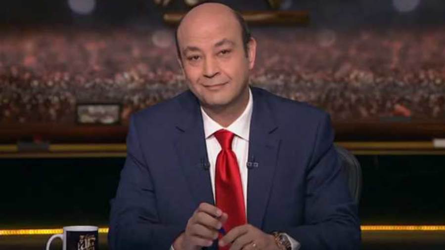 عمرو أديب يعلق على قرار تجديد عقد محمد صلاح