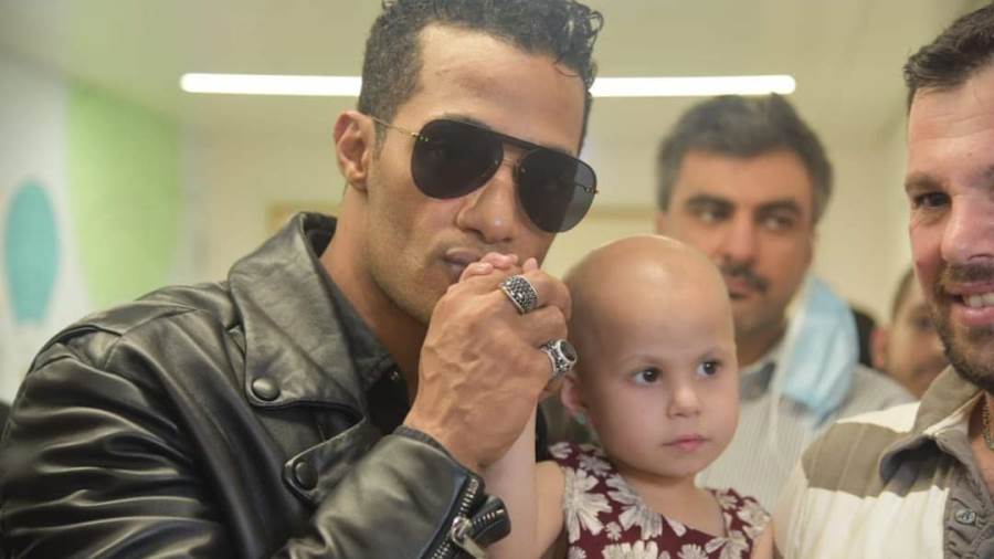 محمد رمضان من زيارته لمستشفى سرطان الأطفال