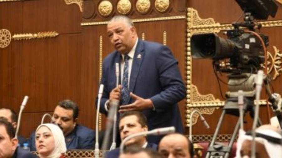 النائب محمد عزمي عضو مجلس الشيوخ