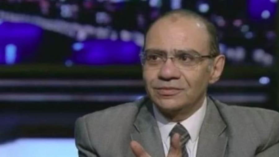 الدكتور حسام حسني
