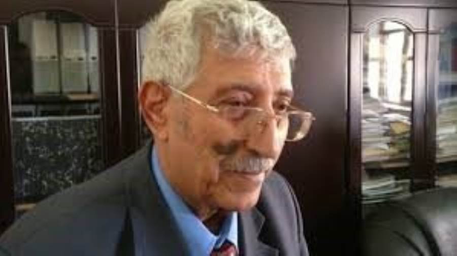 الشاعر اليمني عبدالعزيز المقالح