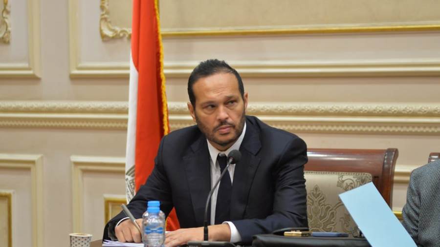 النائب محمد حلاوة رئيس لجنة الصناعة بمجلس الشيوخ