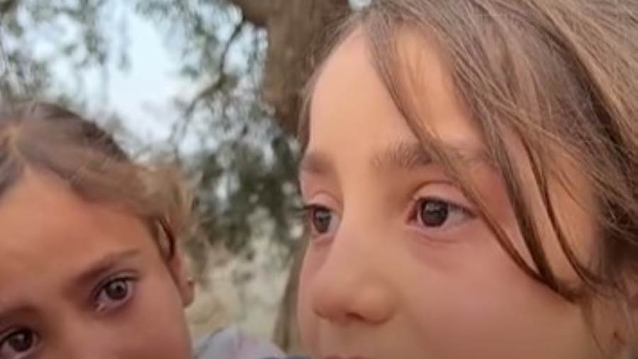 طفلتان سوريتان