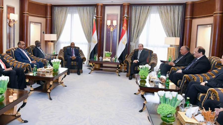 الرئيس السيسى يؤكد دعم مصر لجهود مجلس السيادة فى تحقيق استقر