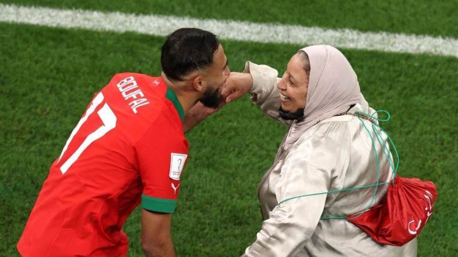 بوفال ووالدته