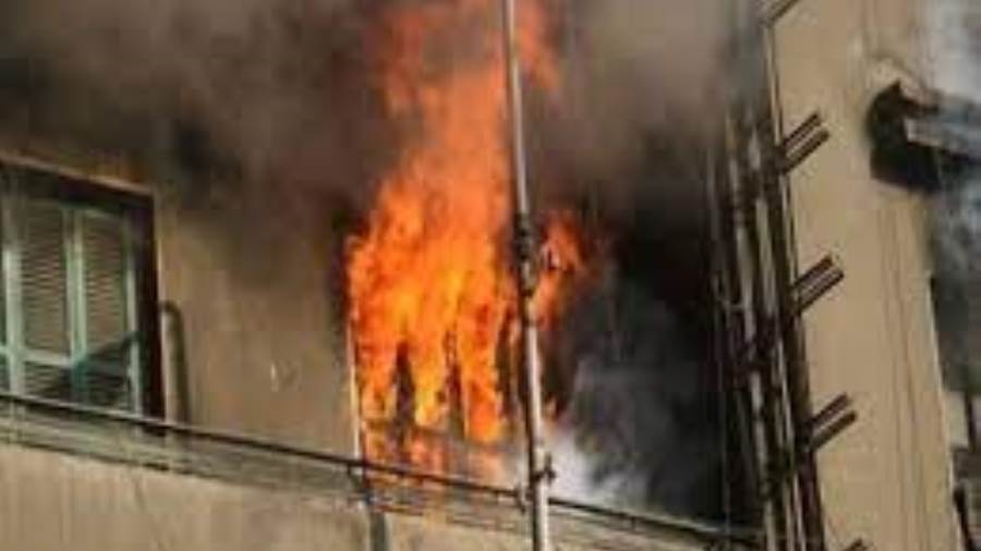 حريق داخل شقة سكنية_ صورة أرشيفية