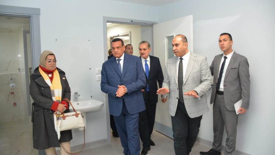 وزير التنمية المحلية ومحافظ كفر الشيخ يتفقدان مركز الأورام