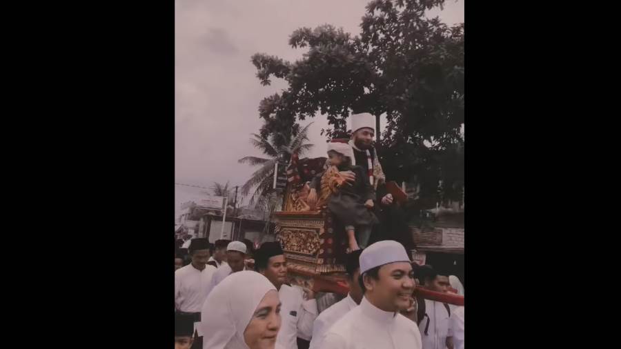 استقبال حافل للشيخ أسامة الأزهري في أندونسيا