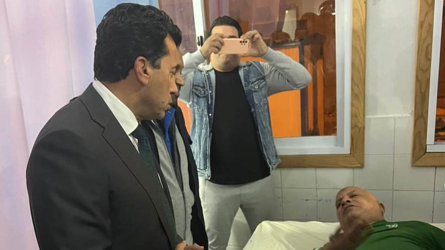 وزير الرياضة مع جمهور الاتحاد